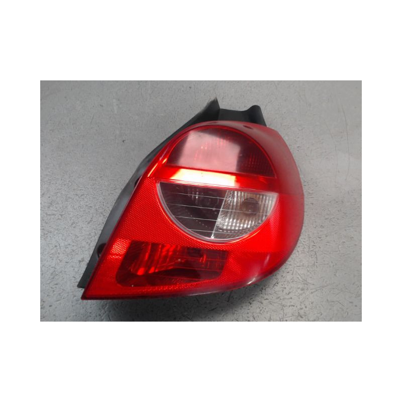 FEU ARRIERE DROIT RENAULT CLIO