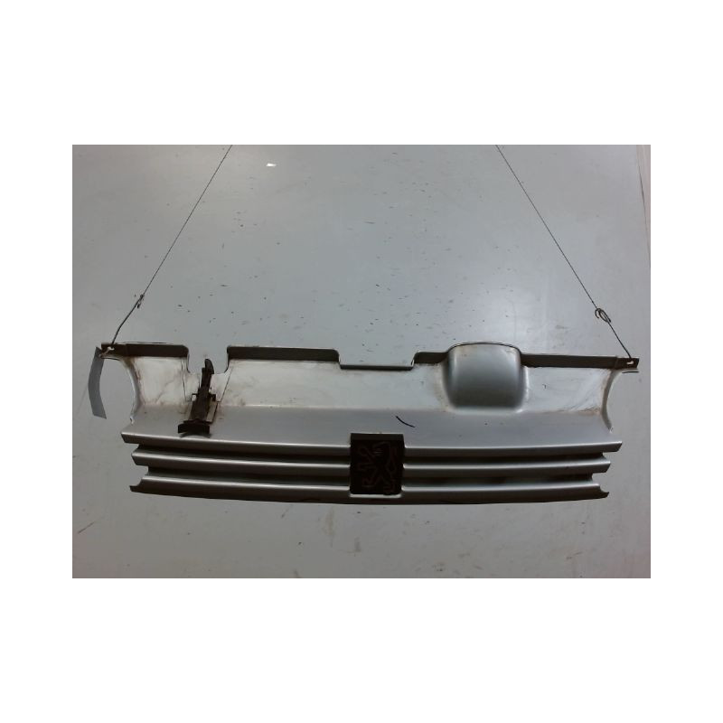 CALANDRE PEUGEOT 405