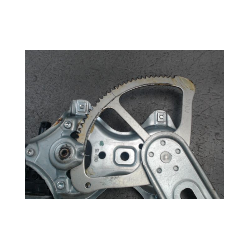 MECANISME LEVE-GLACE AVANT DROIT TOYOTA YARIS