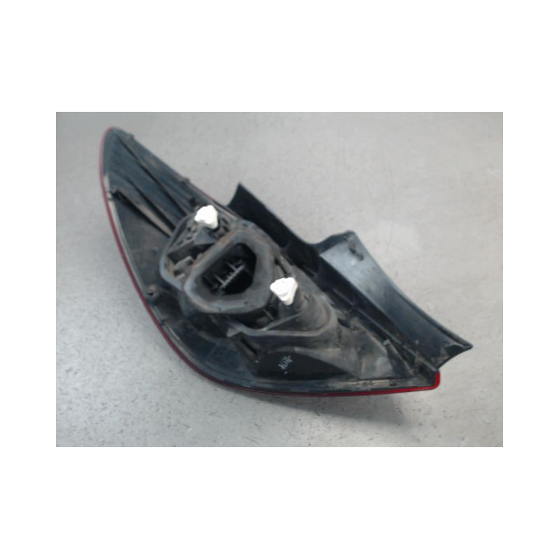 FEU ARRIERE DROIT OPEL CORSA