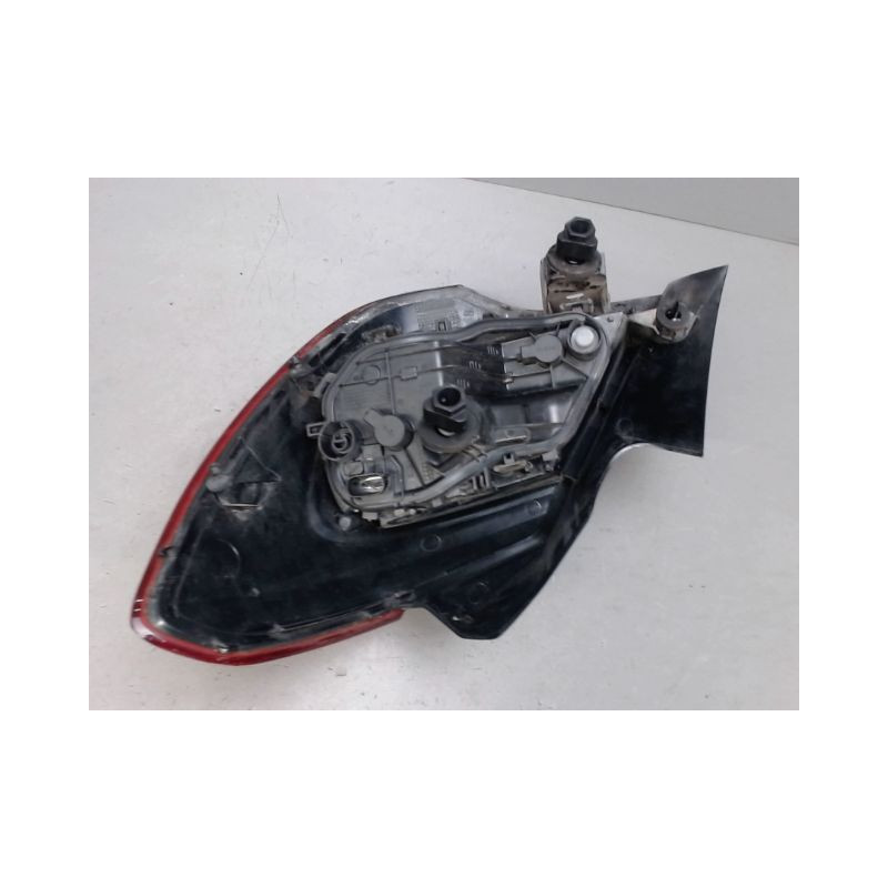 FEU ARRIERE GAUCHE  OPEL CORSA