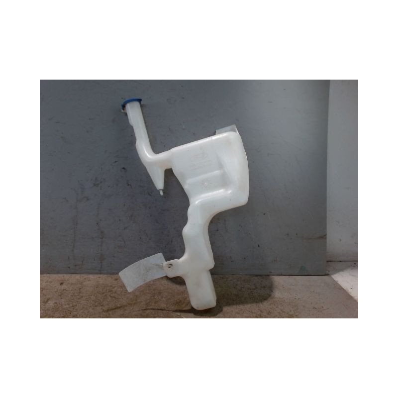 RESERVOIR LAVE-GLACE AVANT FORD FIESTA 2010-