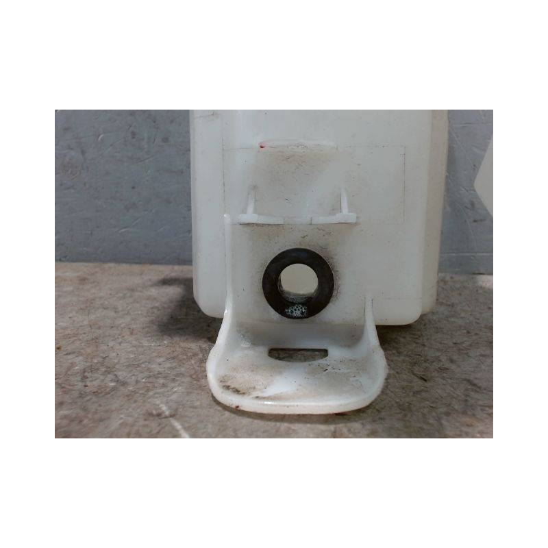 RESERVOIR LAVE-GLACE AVANT KIA RIO 2005-