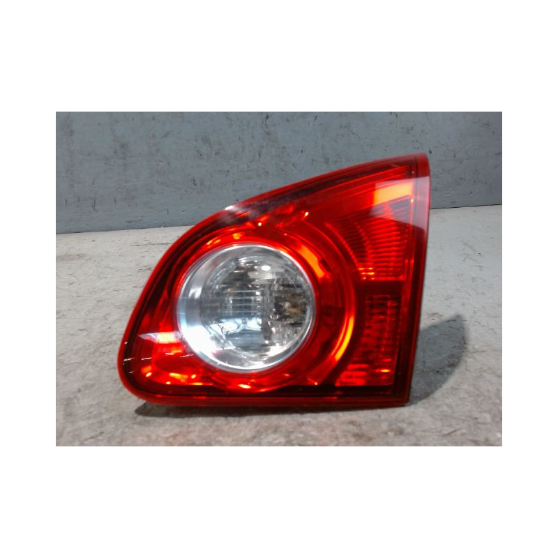 FEU ARRIERE INTERIEUR DROIT NISSAN QHASQAI 2007-