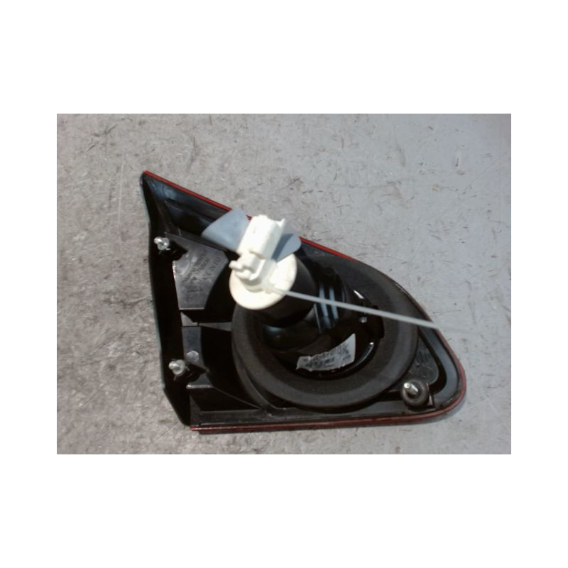 FEU ARRIERE INTERIEUR DROIT NISSAN QHASQAI 2007-