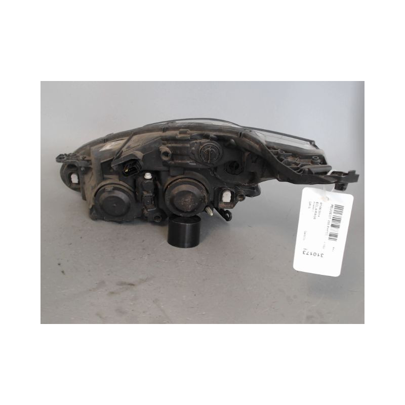 PHARE DROIT PEUGEOT 208 PHASE 1 1.4 HDI - 8V TURBO