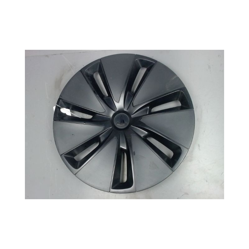 ENJOLIVEUR DE ROUE TESLA MODEL 3