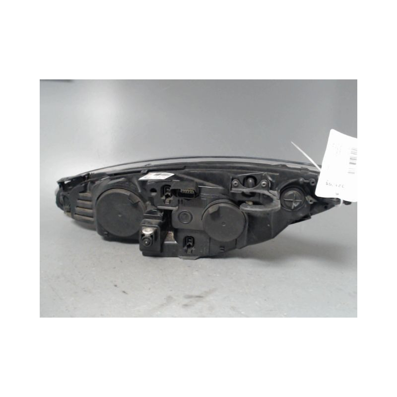 PHARE DROIT PEUGEOT 308