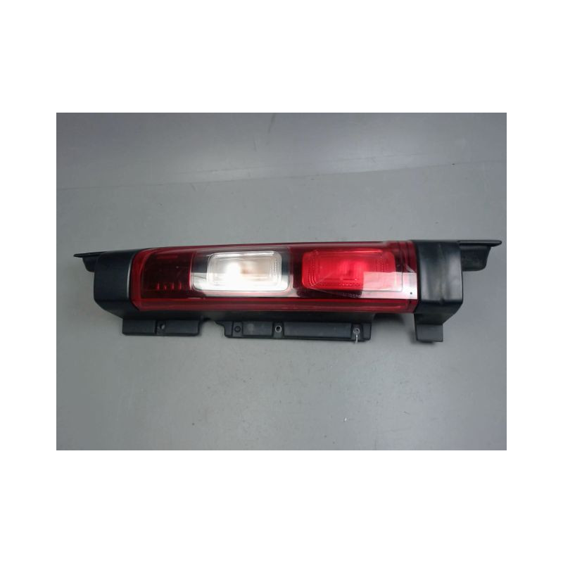 FEU ARRIERE DROIT RENAULT TRAFIC 3  DIESEL