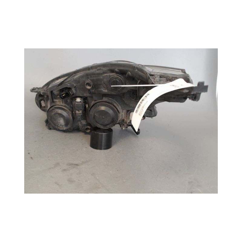 PHARE DROIT PEUGEOT 208