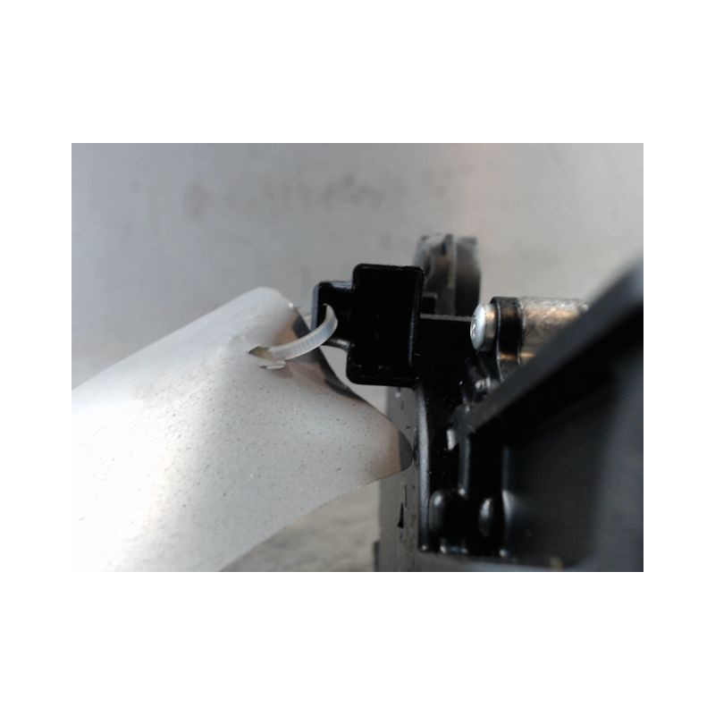 MOTEUR ESSUIE-GLACE ARRIERE FORD FIESTA 2010-