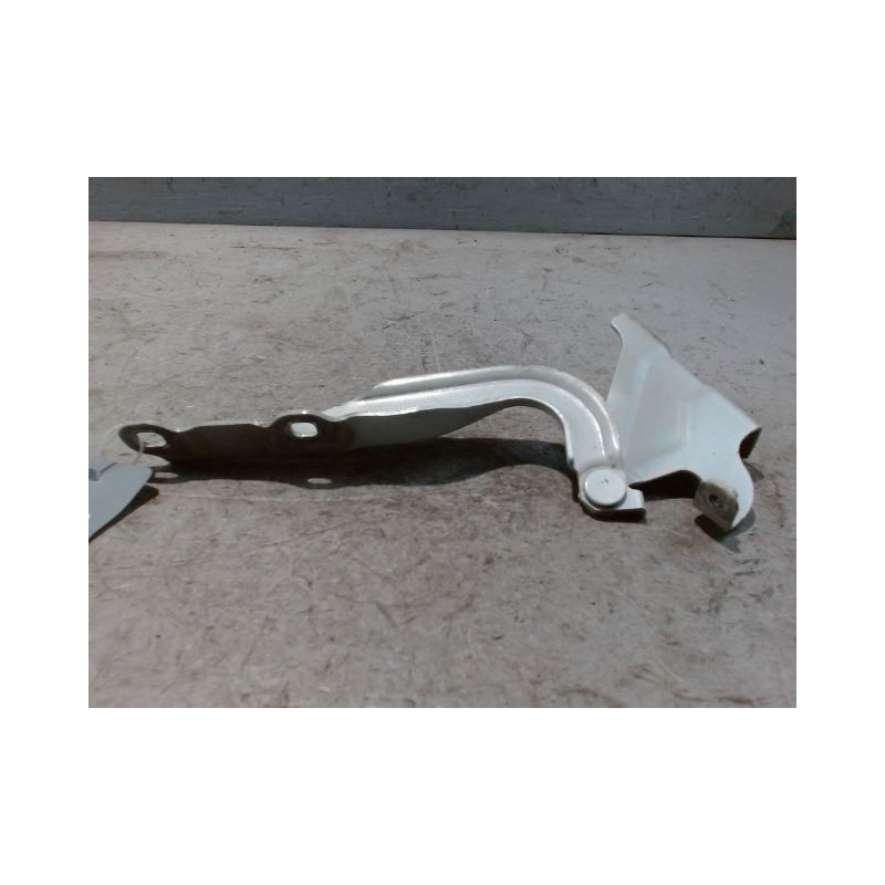 COMPAS GAUCHE CAPOT MITSUBISHI SPACESTAR