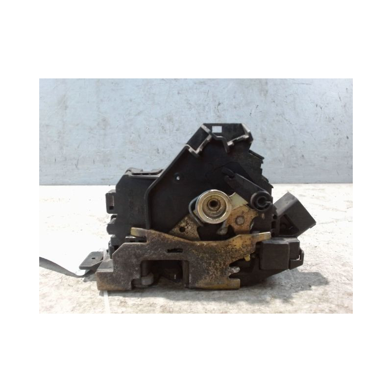 SYSTEME CONDAMNATION ARRIERE GAUCHE FORD FOCUS 98-04