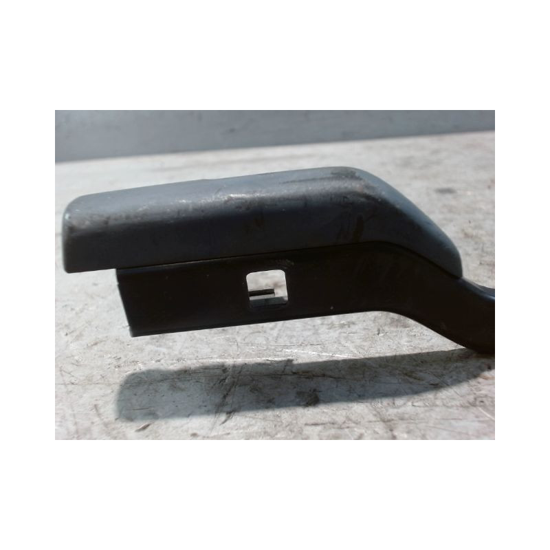 BRAS ESSUIE-GLACE AVANT GAUCHE PEUGEOT 3008 2009-