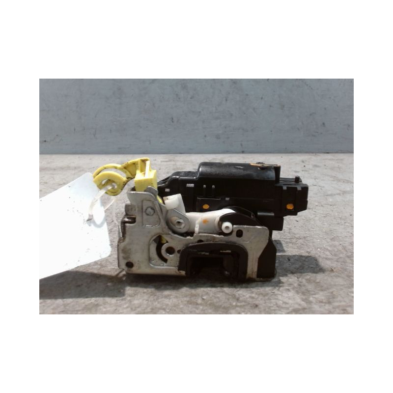 SYSTEME CONDAMNATION ARRIERE GAUCHE DACIA DUSTER 2010-