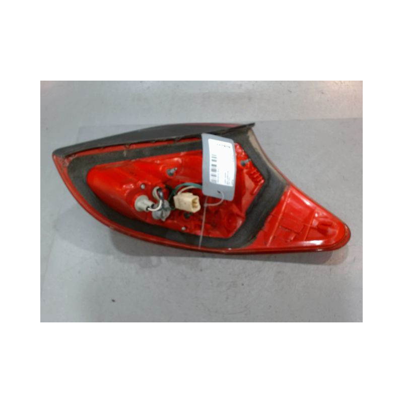 FEU ARRIERE GAUCHE  TOYOTA RAV4