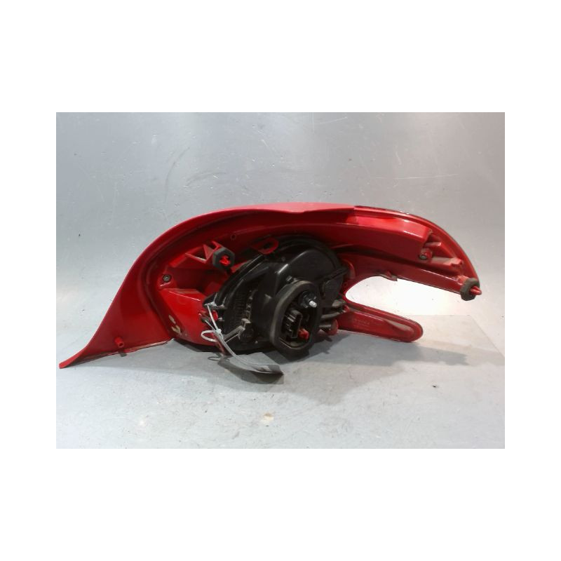 FEU ARRIERE GAUCHE  PEUGEOT 208