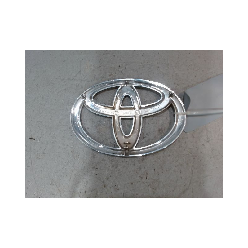 SIGLE CALANDRE TOYOTA AURIS