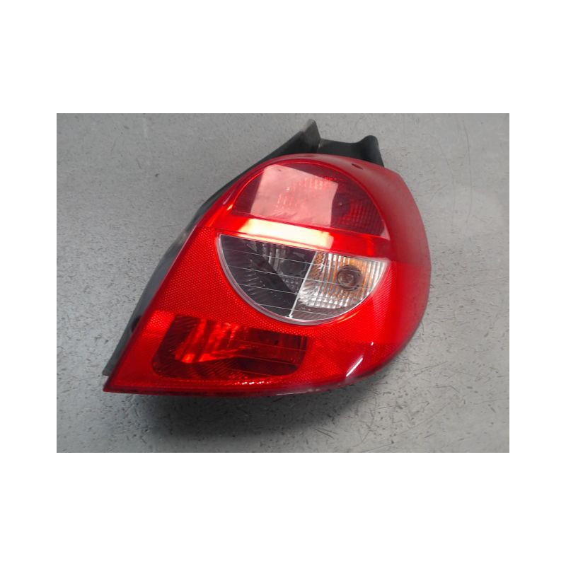 FEU ARRIERE DROIT RENAULT CLIO