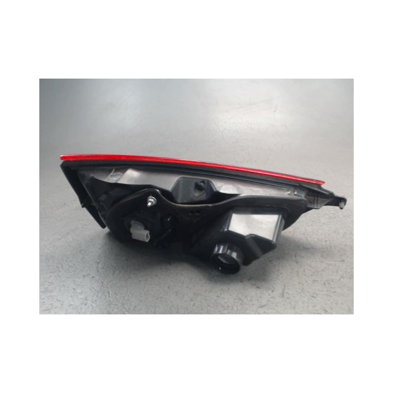 FEU ARRIERE INTERIEUR DROIT NISSAN QASHQAI