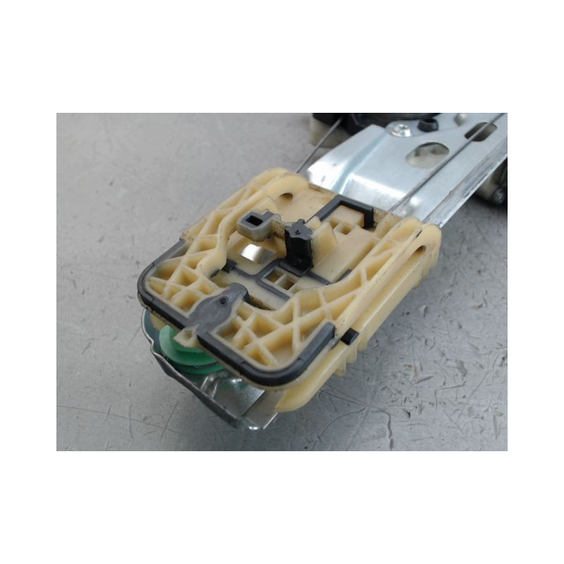 MECANISME LEVE-GLACE ARRIERE DROIT FORD FOCUS