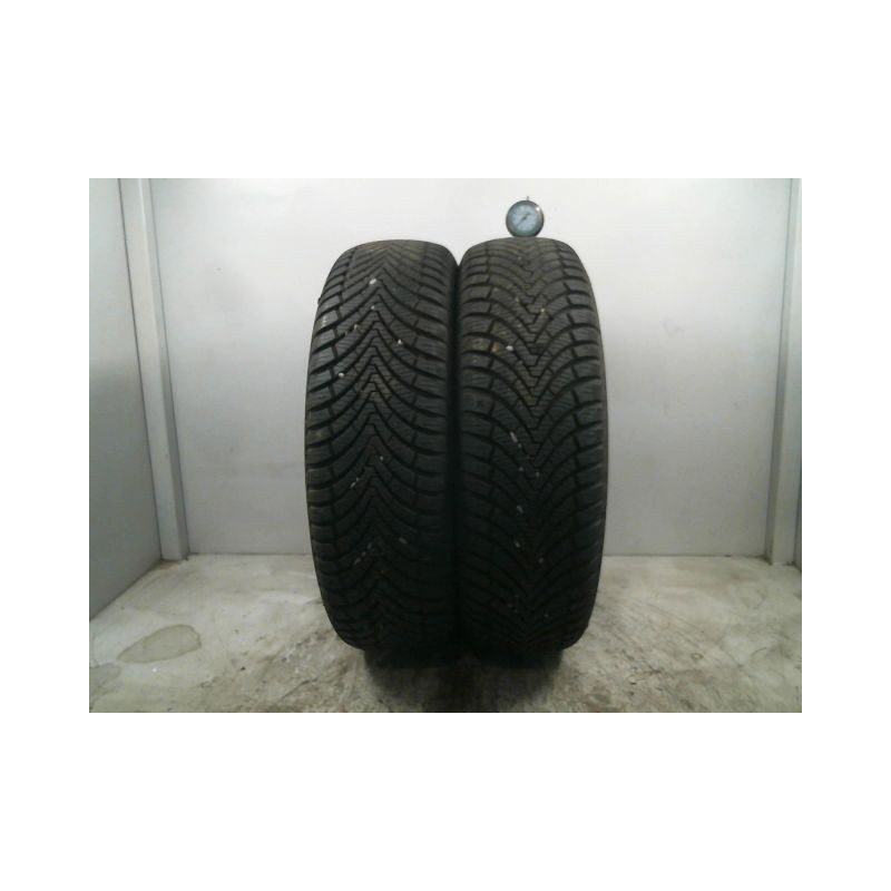 Paire de pneus KUMHO SOLUS 4S HA32 175 65 14 82 T