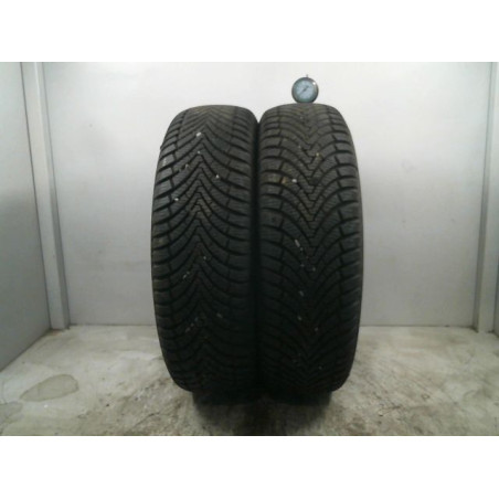 Paire de pneus KUMHO SOLUS 4S HA32 175 65 14 82 T