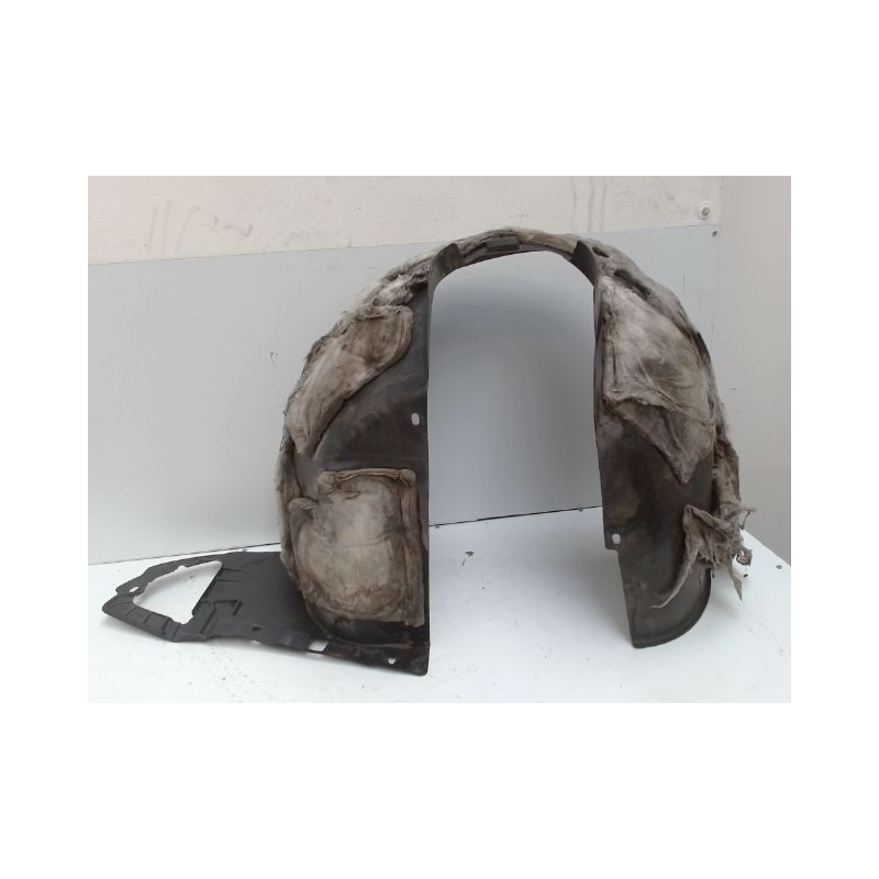 PARE-BOUE AVANT DROIT PEUGEOT 207 SW