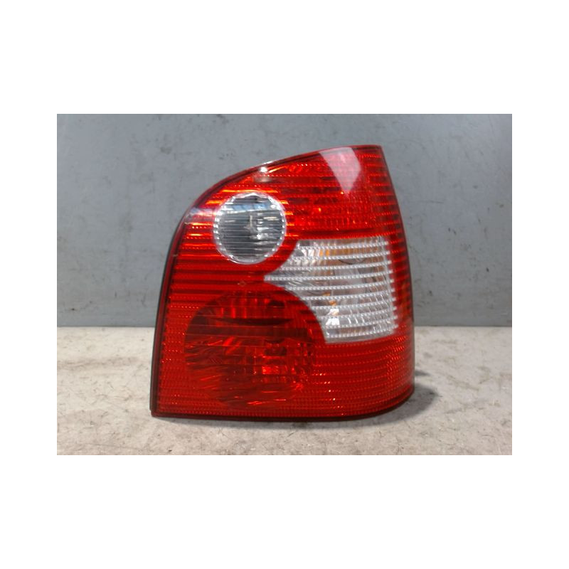 FEU ARRIERE DROIT VOLKSWAGEN POLO 02-05