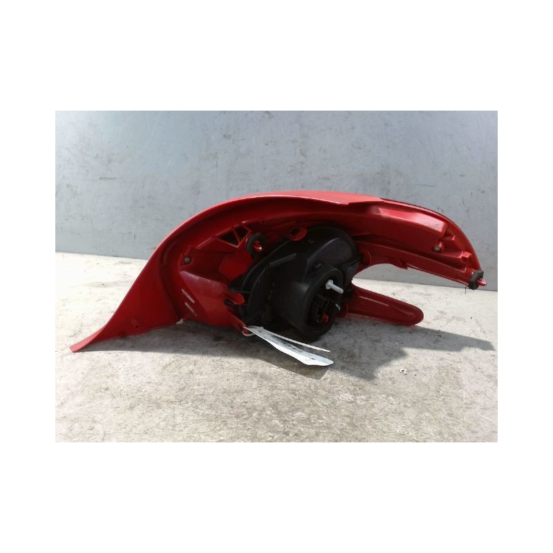FEU ARRIERE GAUCHE  PEUGEOT 208