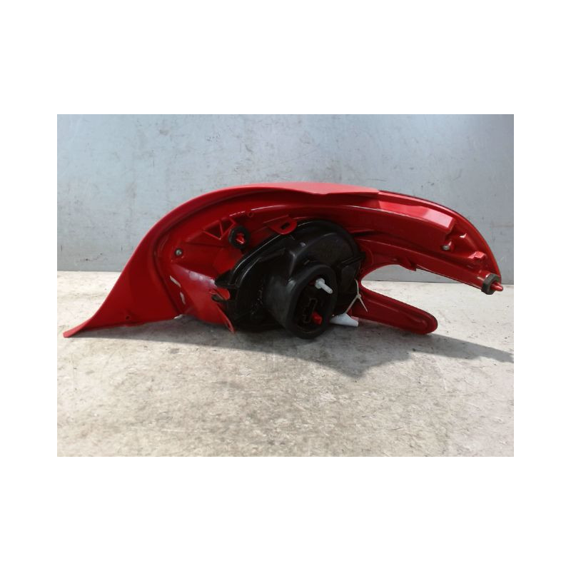 FEU ARRIERE GAUCHE  PEUGEOT 208