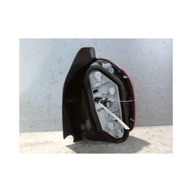 FEU ARRIERE GAUCHE  RENAULT MODUS 2008-