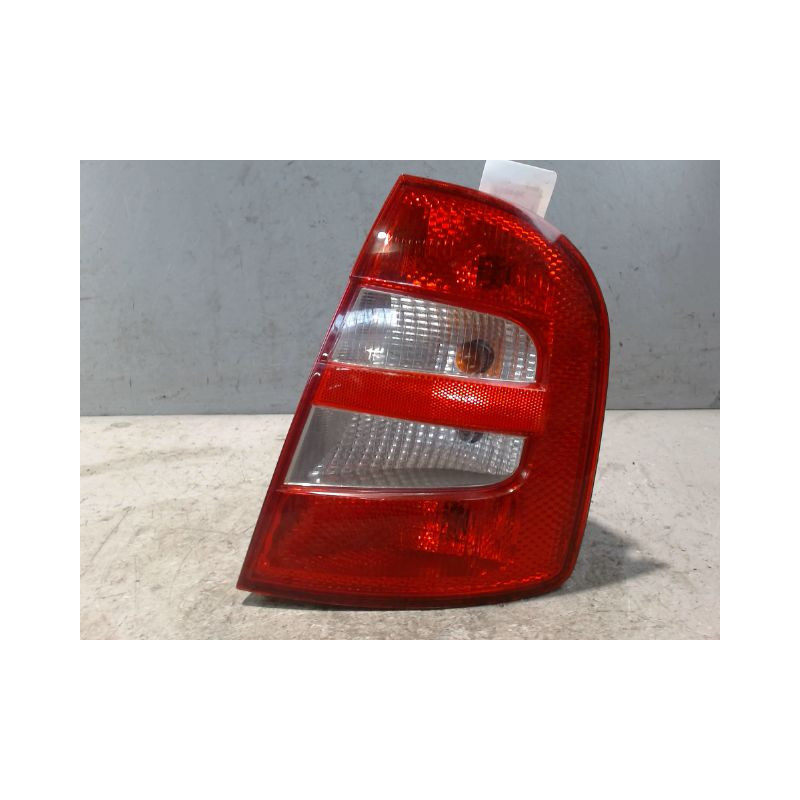 FEU ARRIERE DROIT SKODA FABIA 2000-2004
