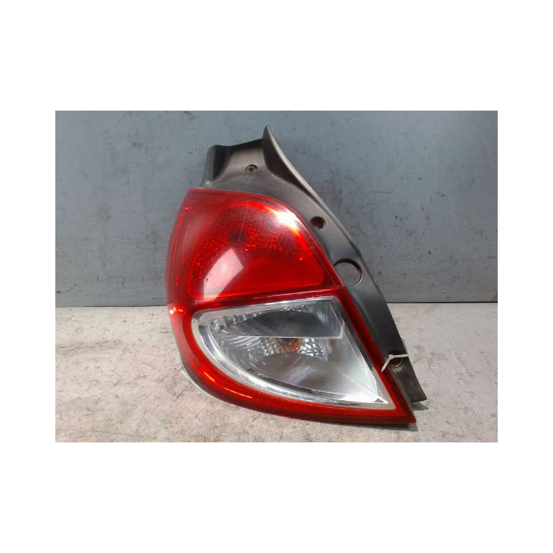 FEU ARRIERE GAUCHE  RENAULT CLIO III 2010-