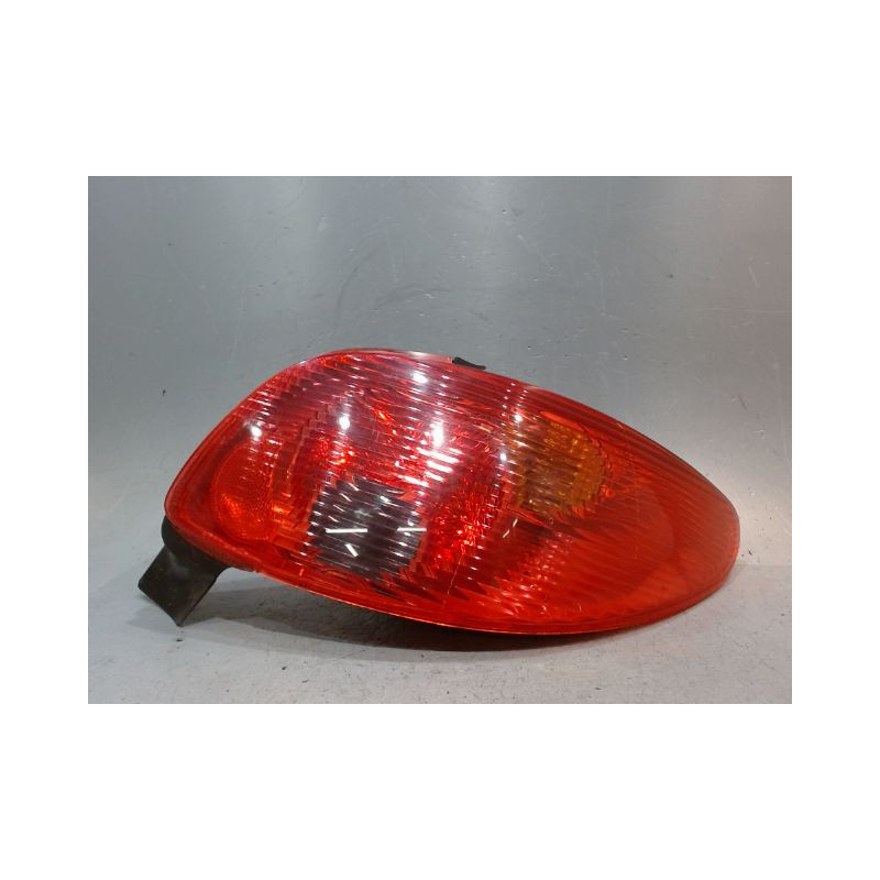 FEU ARRIERE DROIT PEUGEOT 206