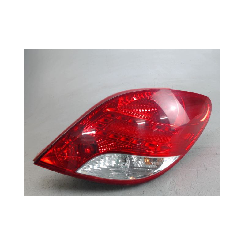 FEU ARRIERE DROIT PEUGEOT 207