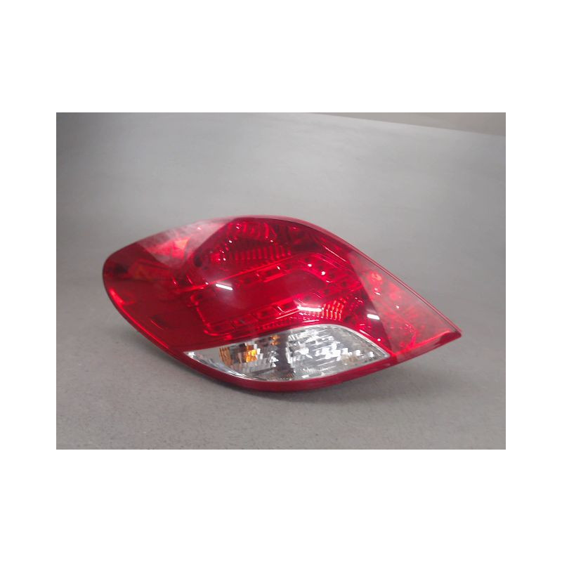 FEU ARRIERE GAUCHE  PEUGEOT 207
