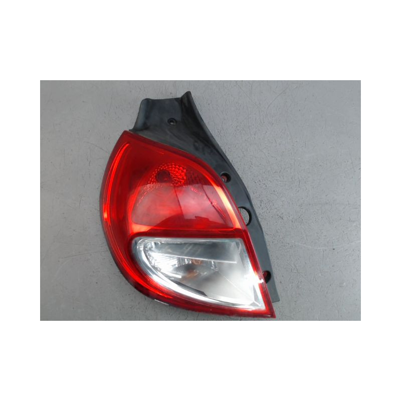 FEU ARRIERE GAUCHE  RENAULT CLIO