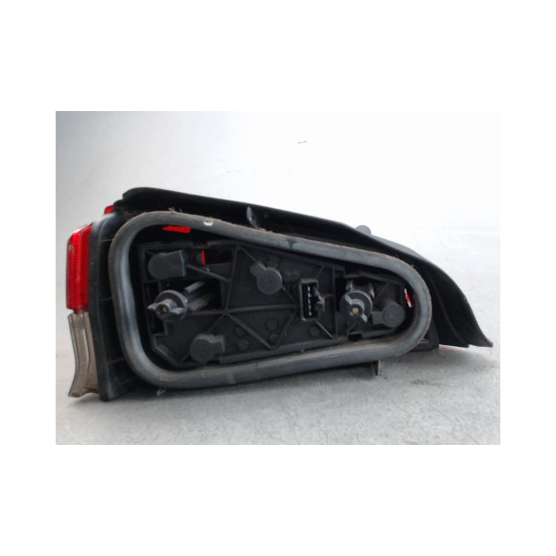 FEU ARRIERE DROIT PEUGEOT 106