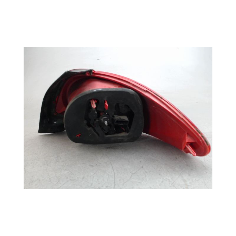 FEU ARRIERE GAUCHE  PEUGEOT 206
