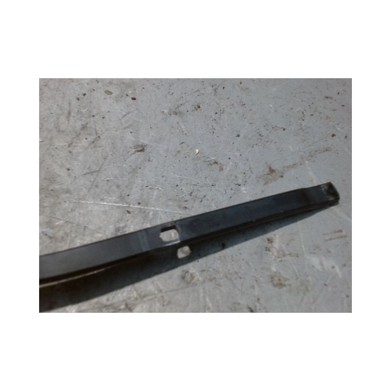 BRAS ESSUIE-GLACE AVANT GAUCHE RENAULT CLIO III 2010-