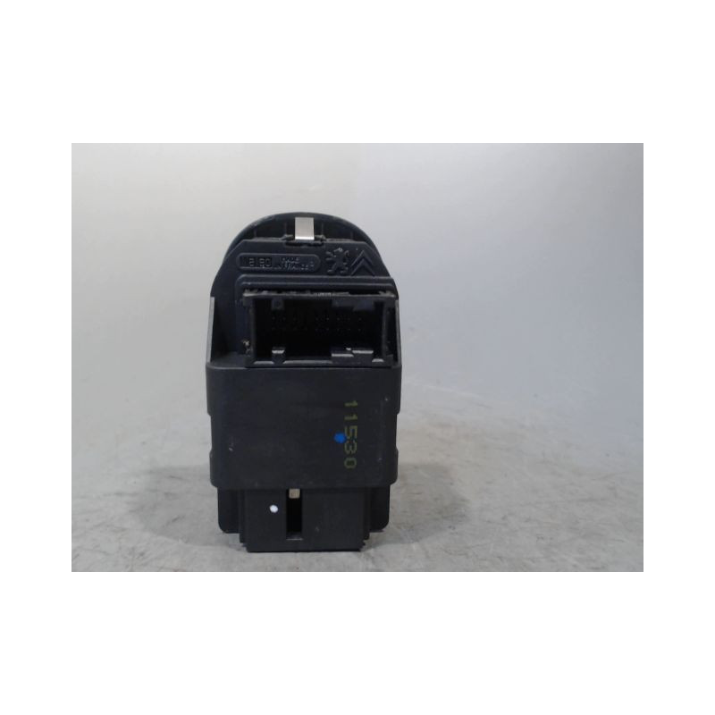 BOITIER IMPULSION LEVE-GLACE PEUGEOT 206 5P