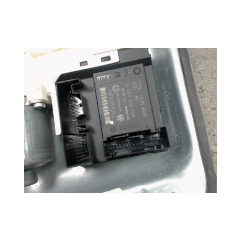 MECANISME+MOTEUR LEVE-GLACE AVANT DROIT VOLKSWAGEN GOLF
