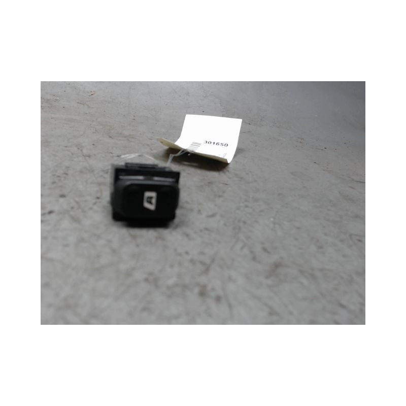 COMMANDE LEVE-GLACE PORTE AVD PEUGEOT 607