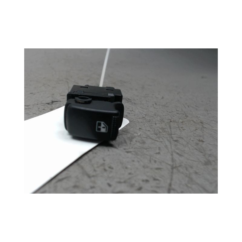COMMANDE LEVE-GLACE PORTE AVD HYUNDAI GETZ