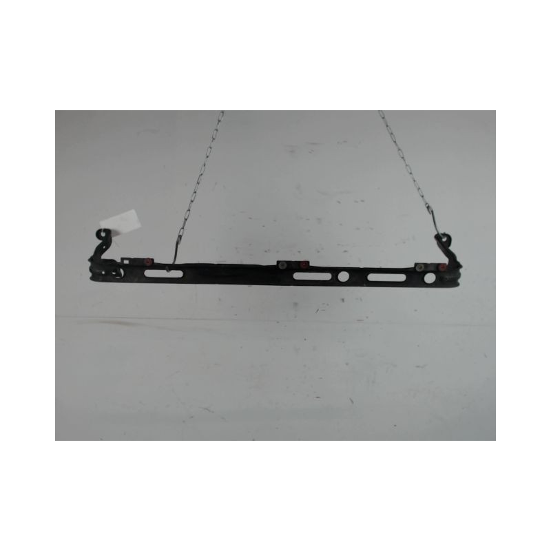 TRAVERSE INFERIEURE ARMATURE AVANT FORD FOCUS