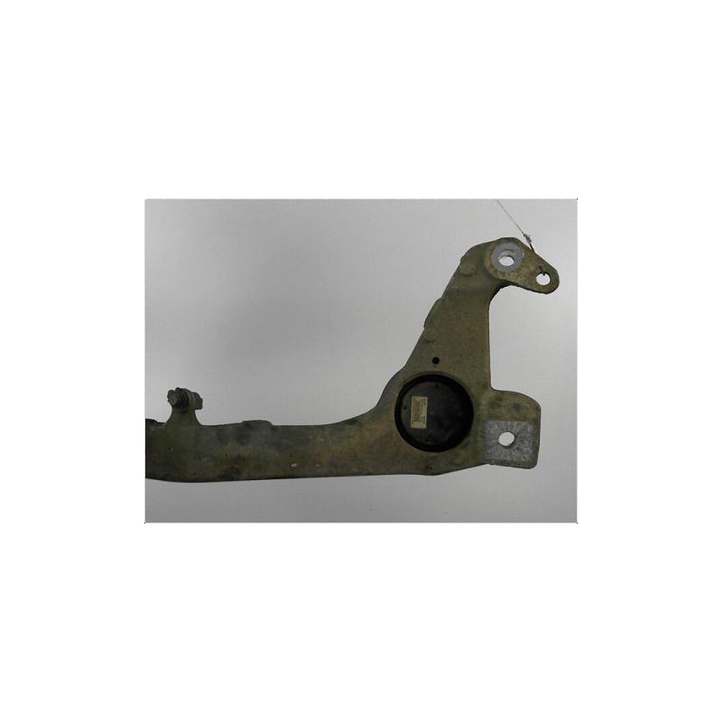 TRAVERSE INFERIEURE ARMATURE AVANT AUDI Q7