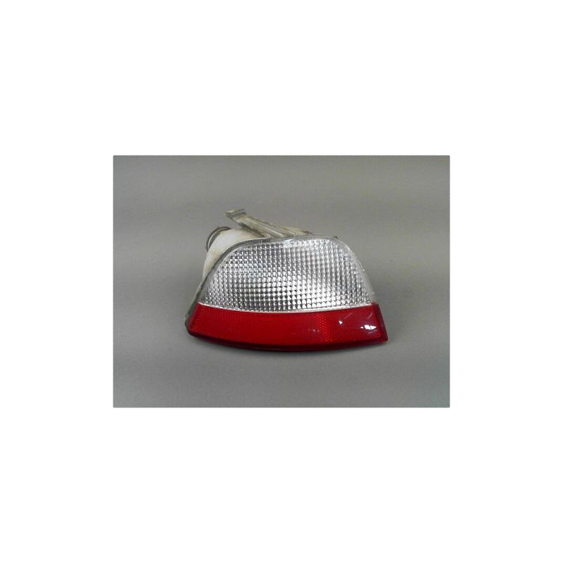 FEU DE PARE-CHOC ARRIERE DROIT FORD FOCUS 04-07