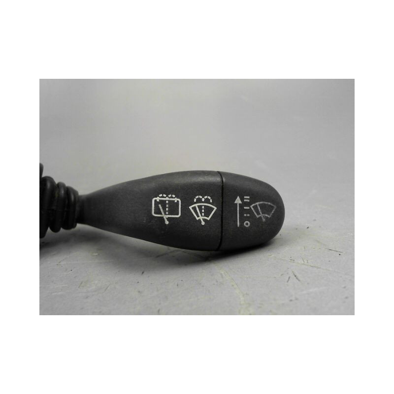 COMMANDE ESSUIE GLACE SKODA FELICIA