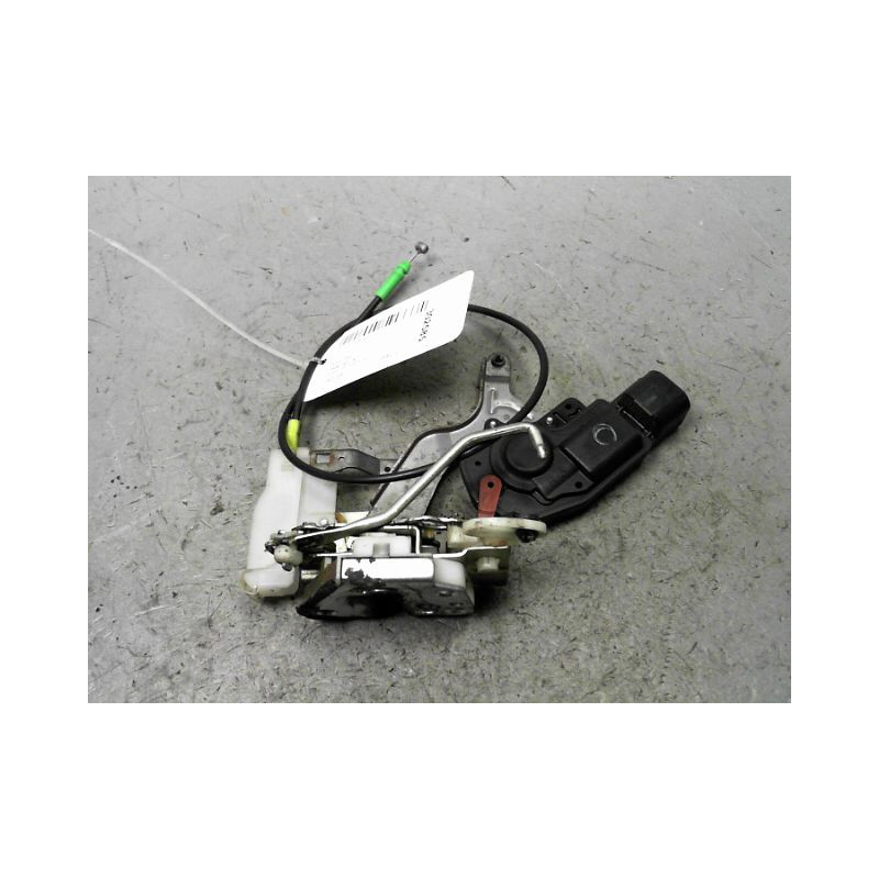 SERRURE PORTE AVANT DROIT TOYOTA AYGO